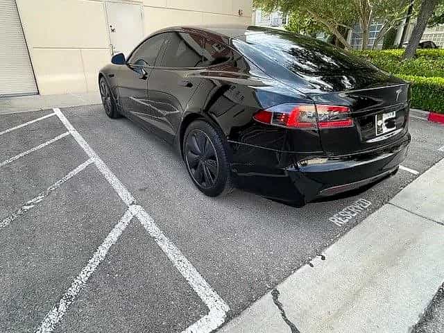 2021 Tesla Model S - Photo 2