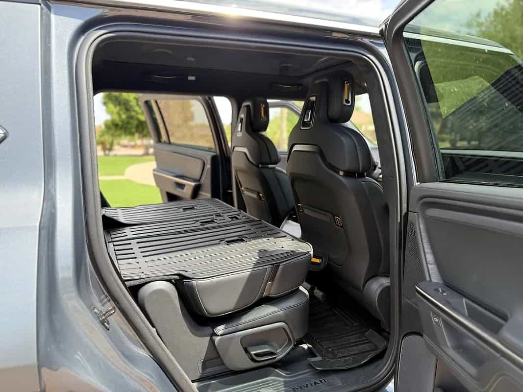 2024 Rivian R1S - Photo 5