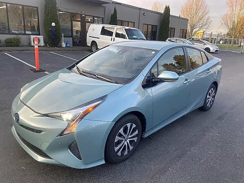 2018 Toyota Prius - Photo 2