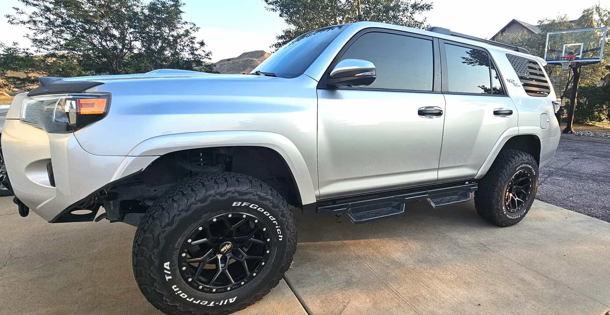 2022 Toyota 4Runner - Photo 2
