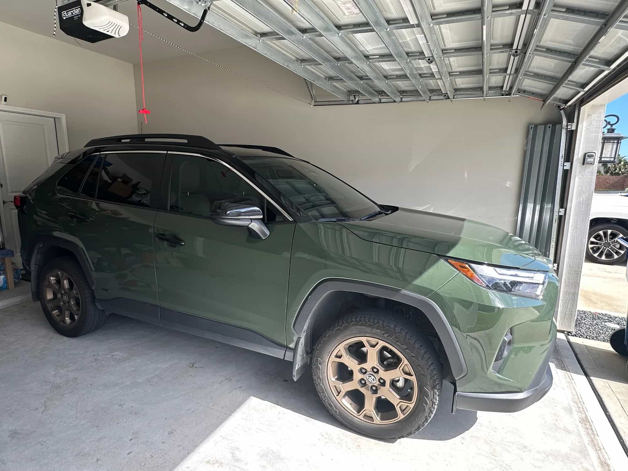 2024 Toyota RAV4 - Photo 2