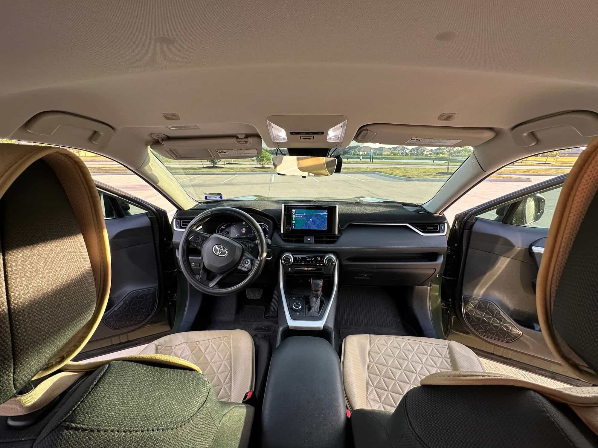 2024 Toyota RAV4 - Photo 3