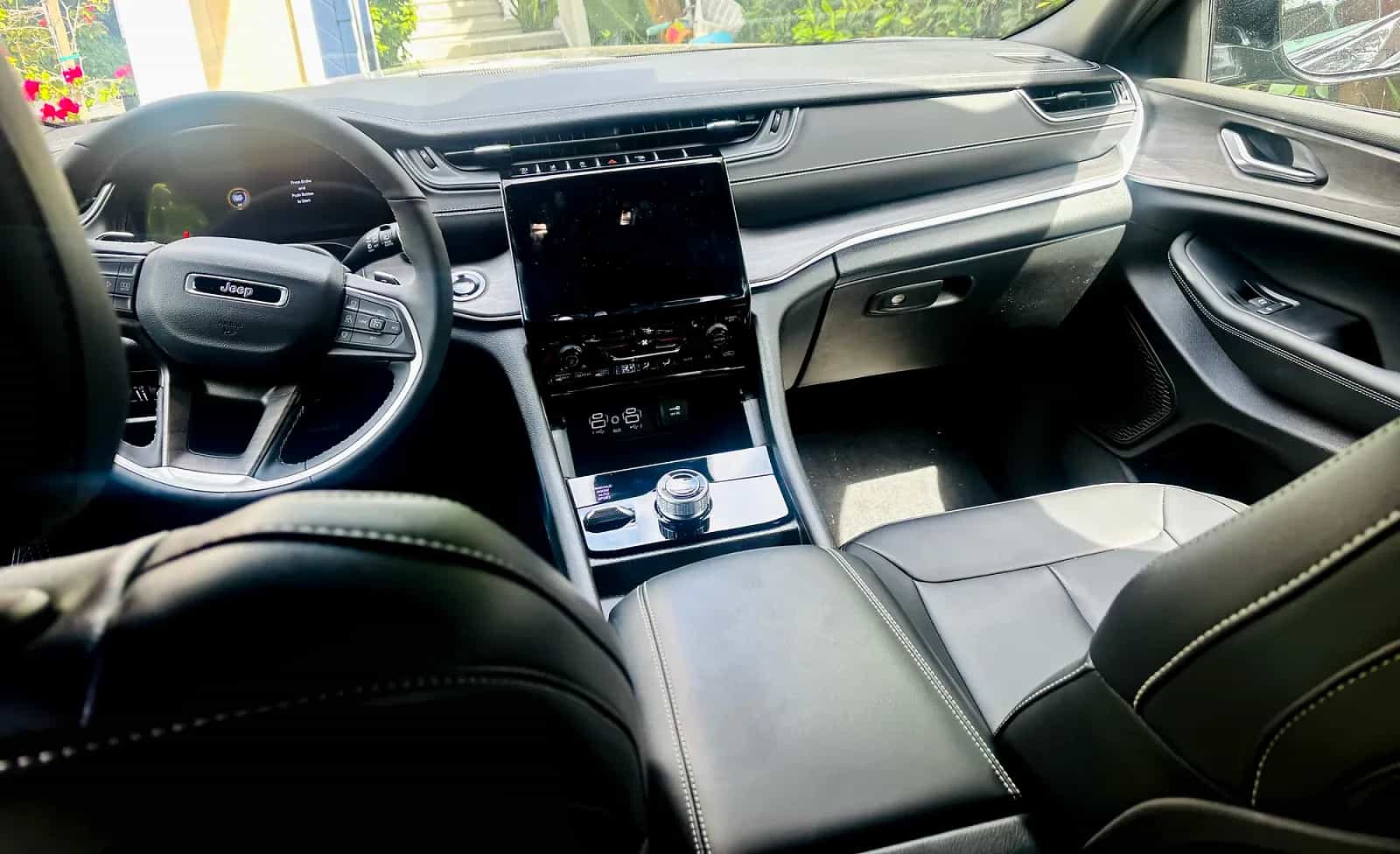 2025 Jeep Grand Cherokee - Photo 3