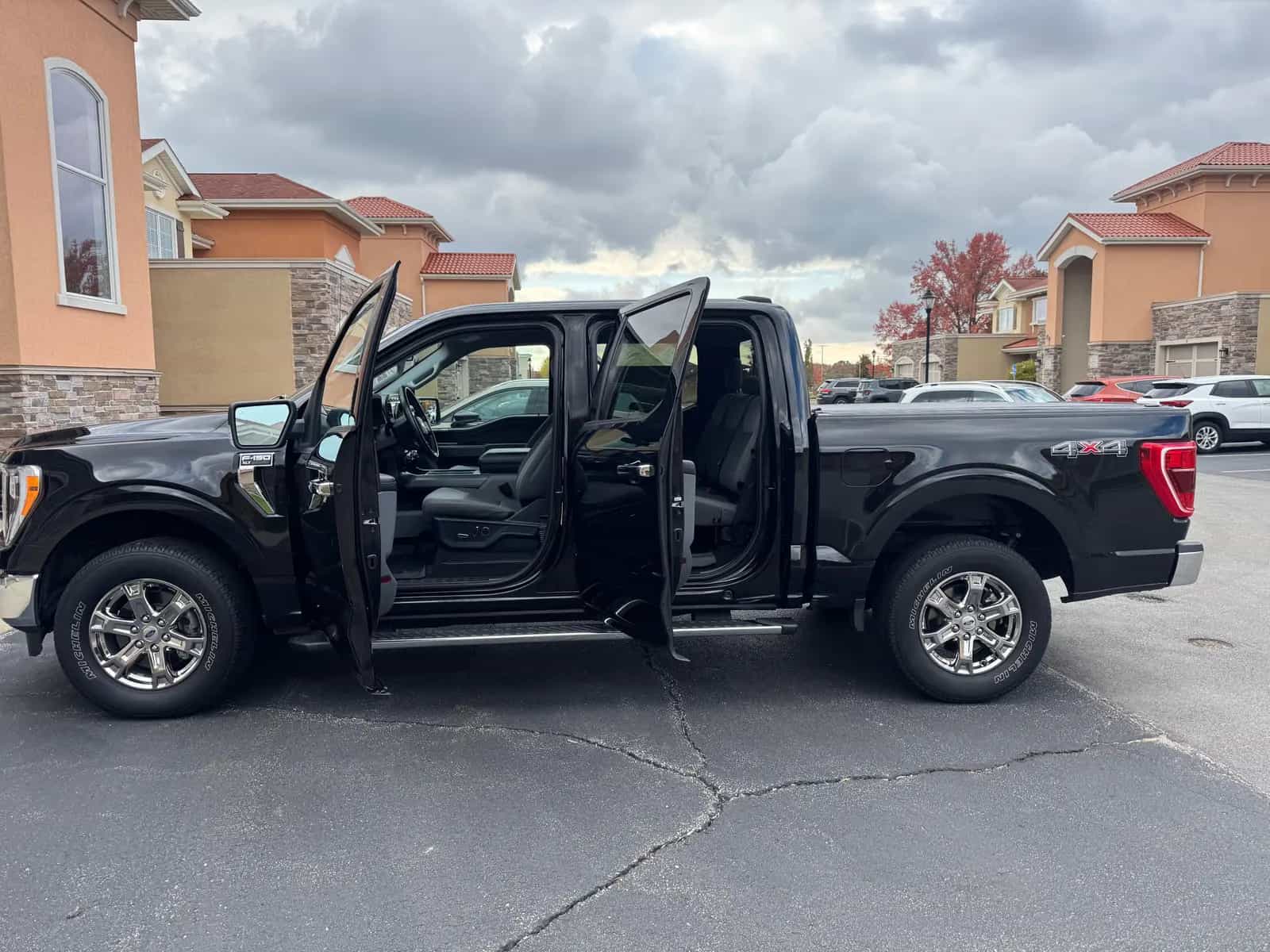 2021 Ford F-150 - Photo 2