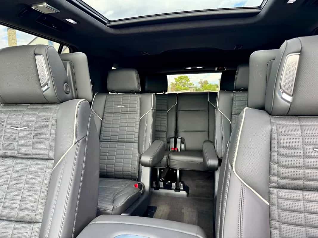 2025 Cadillac Escalade-V - Photo 4