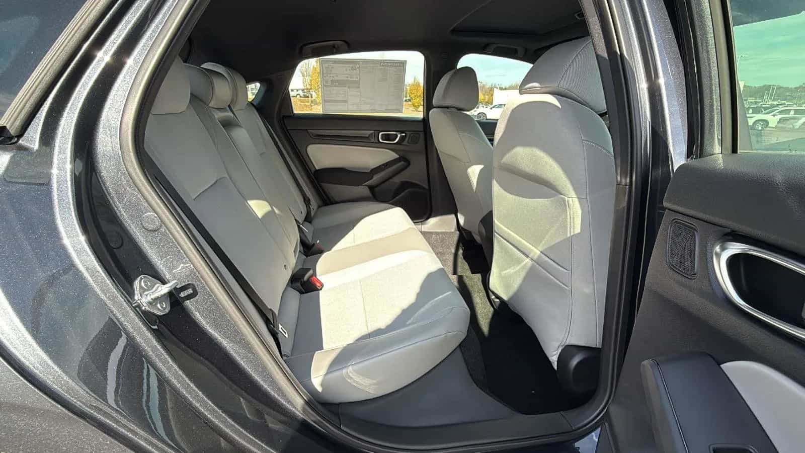 2025 Honda Civic - Photo 4