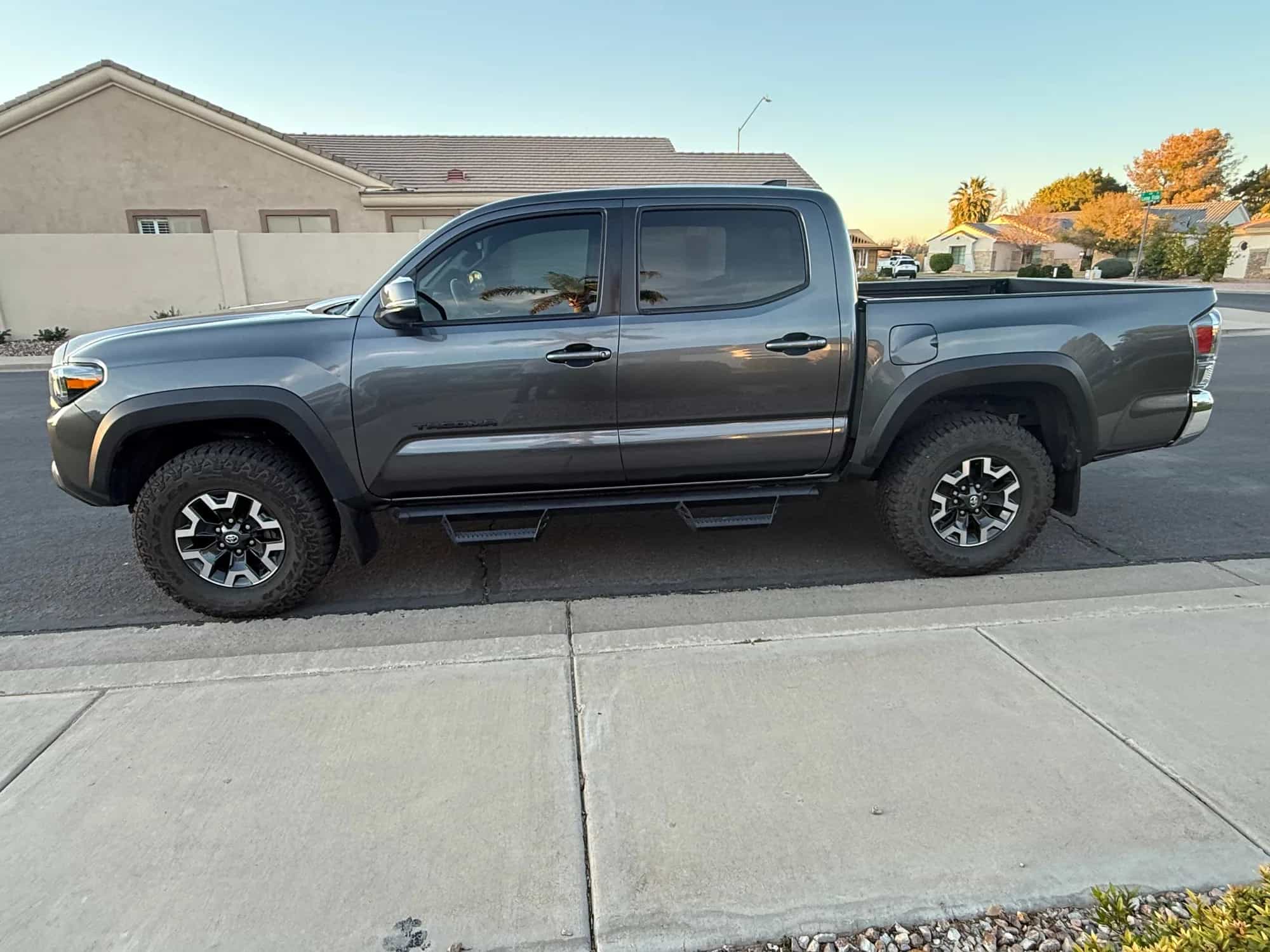2022 Toyota Tacoma - Photo 2