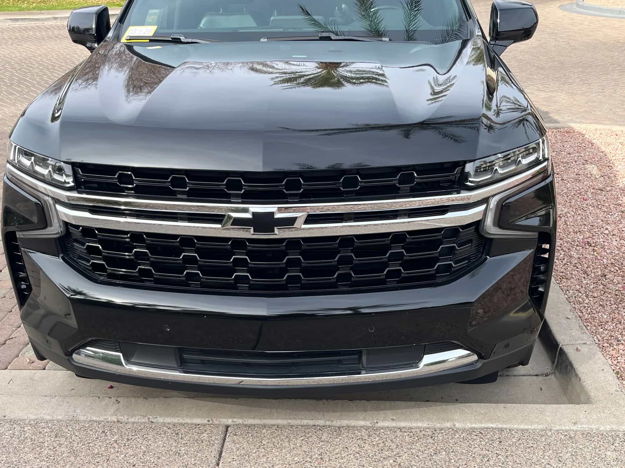 2023 Chevrolet Suburban - Photo 2