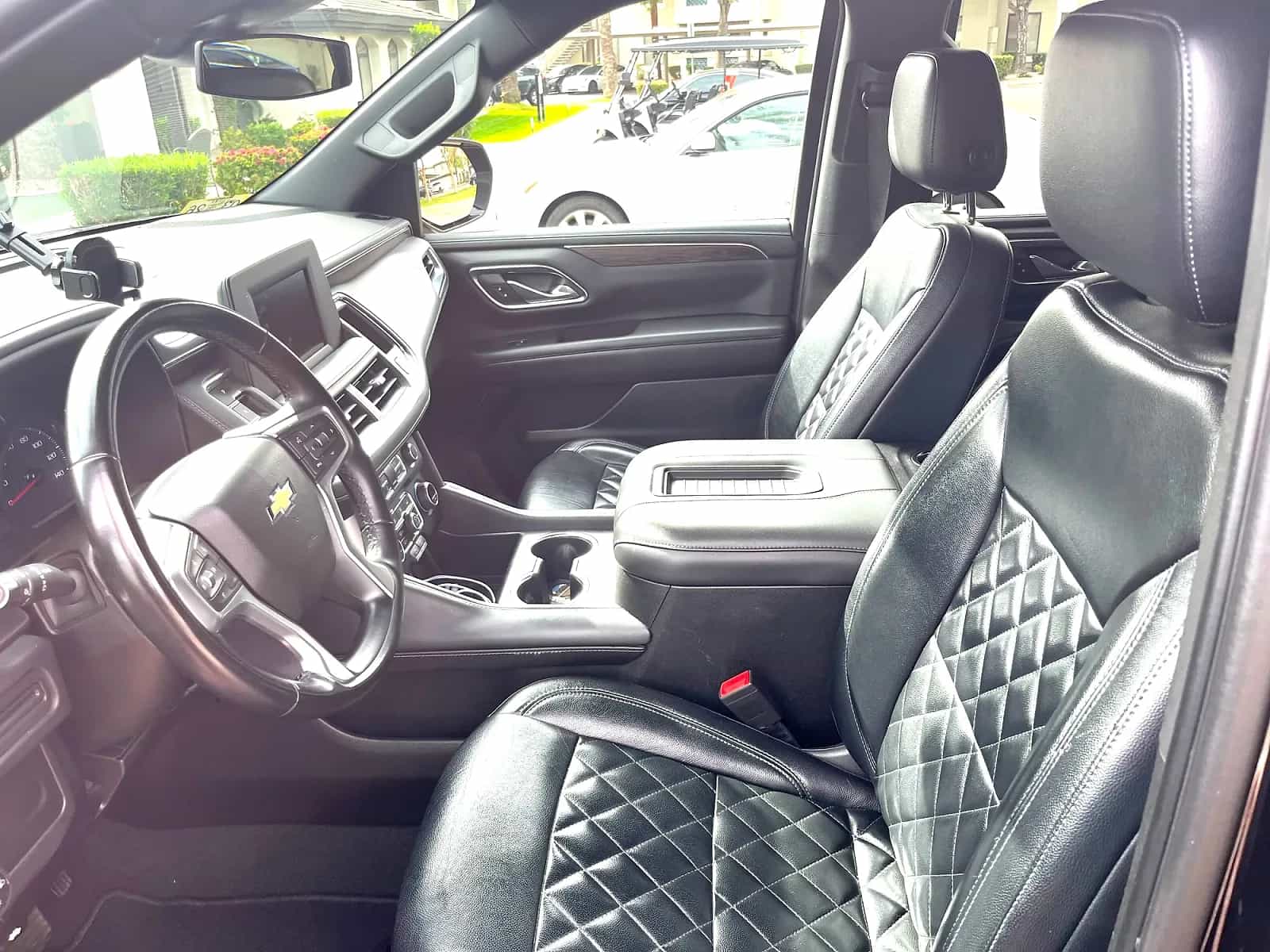 2023 Chevrolet Suburban - Photo 4