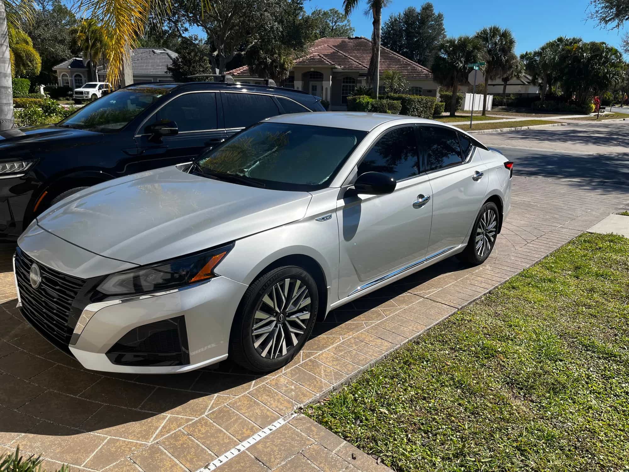 2025 Nissan Altima - Photo 2