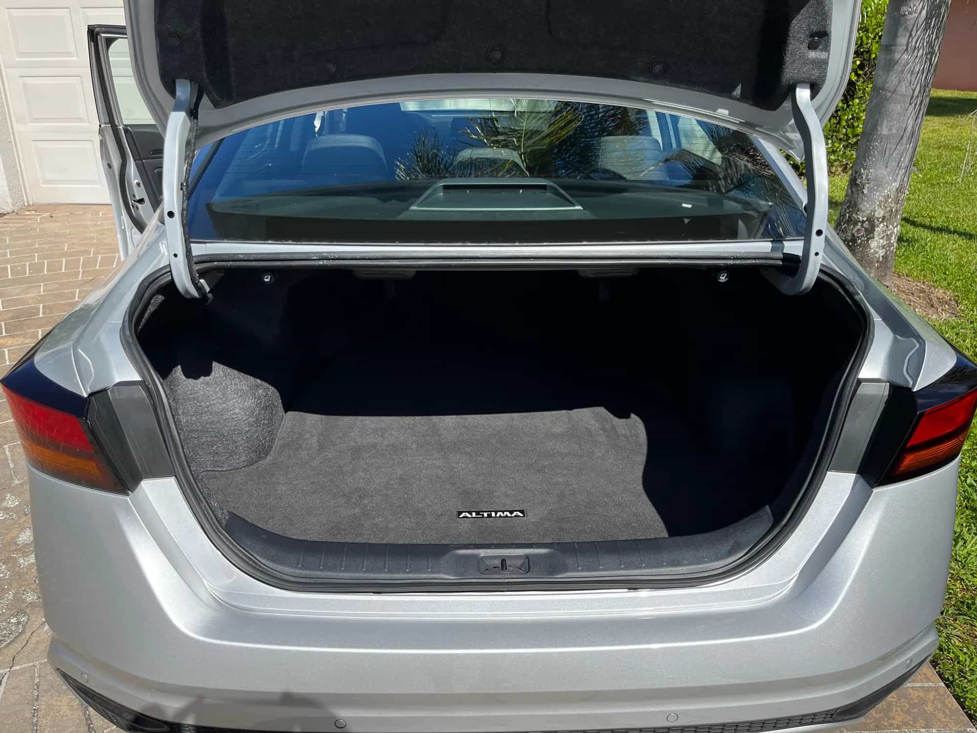 2025 Nissan Altima - Photo 4